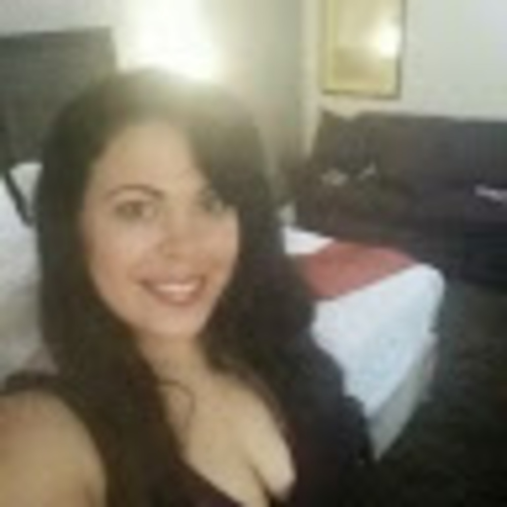 Meet your Posher, Zenia